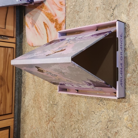 Ariana Grande REM Cardboard Perfume Display - Picture 2 of 3